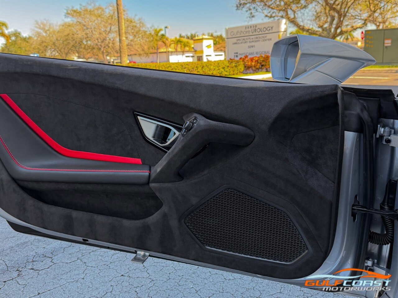 Used 2023 Lamborghini Huracan Tecnica image 28