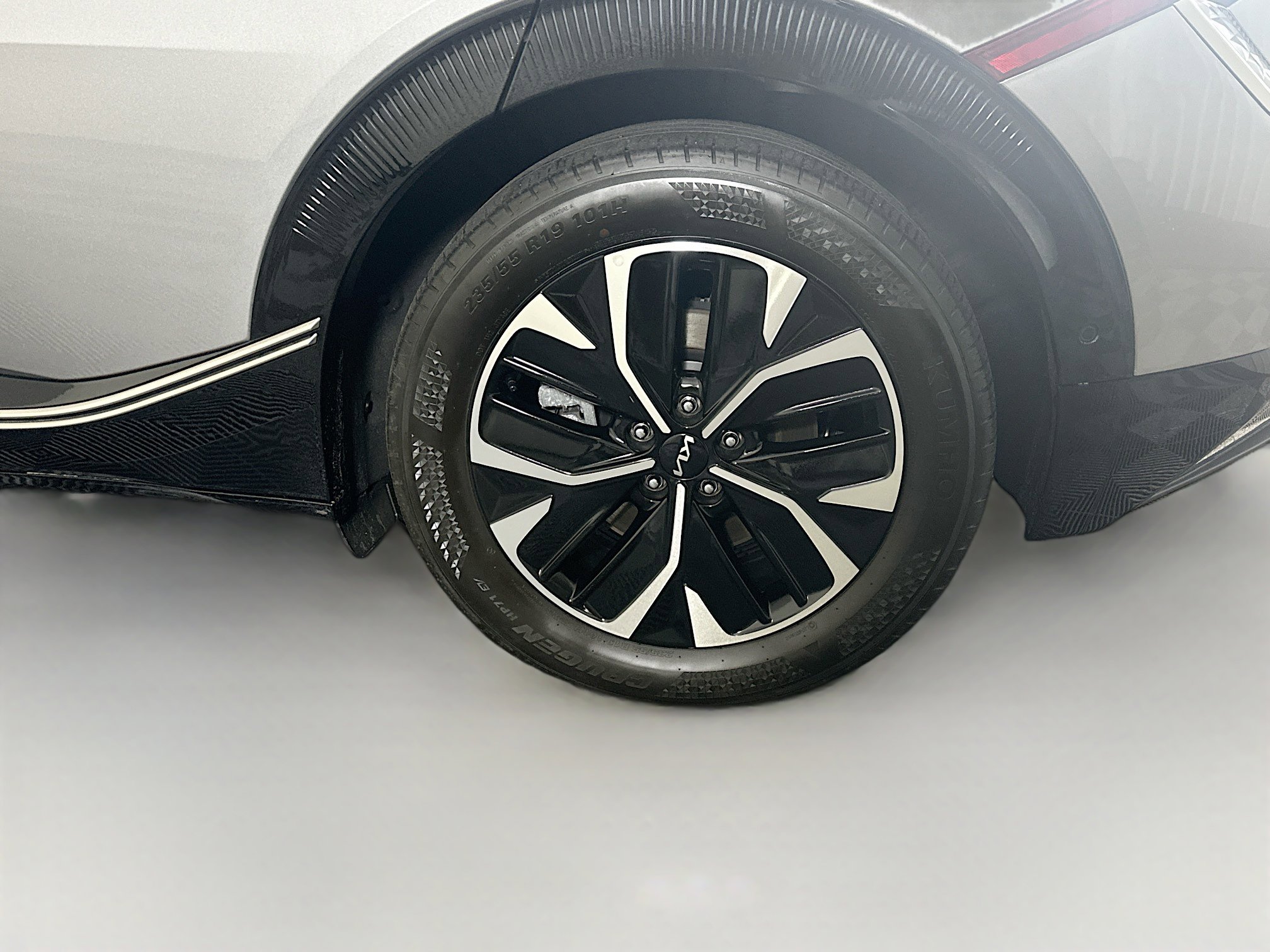 Used 2023 Kia EV6 Wind w/ Wind Technology Package image 11