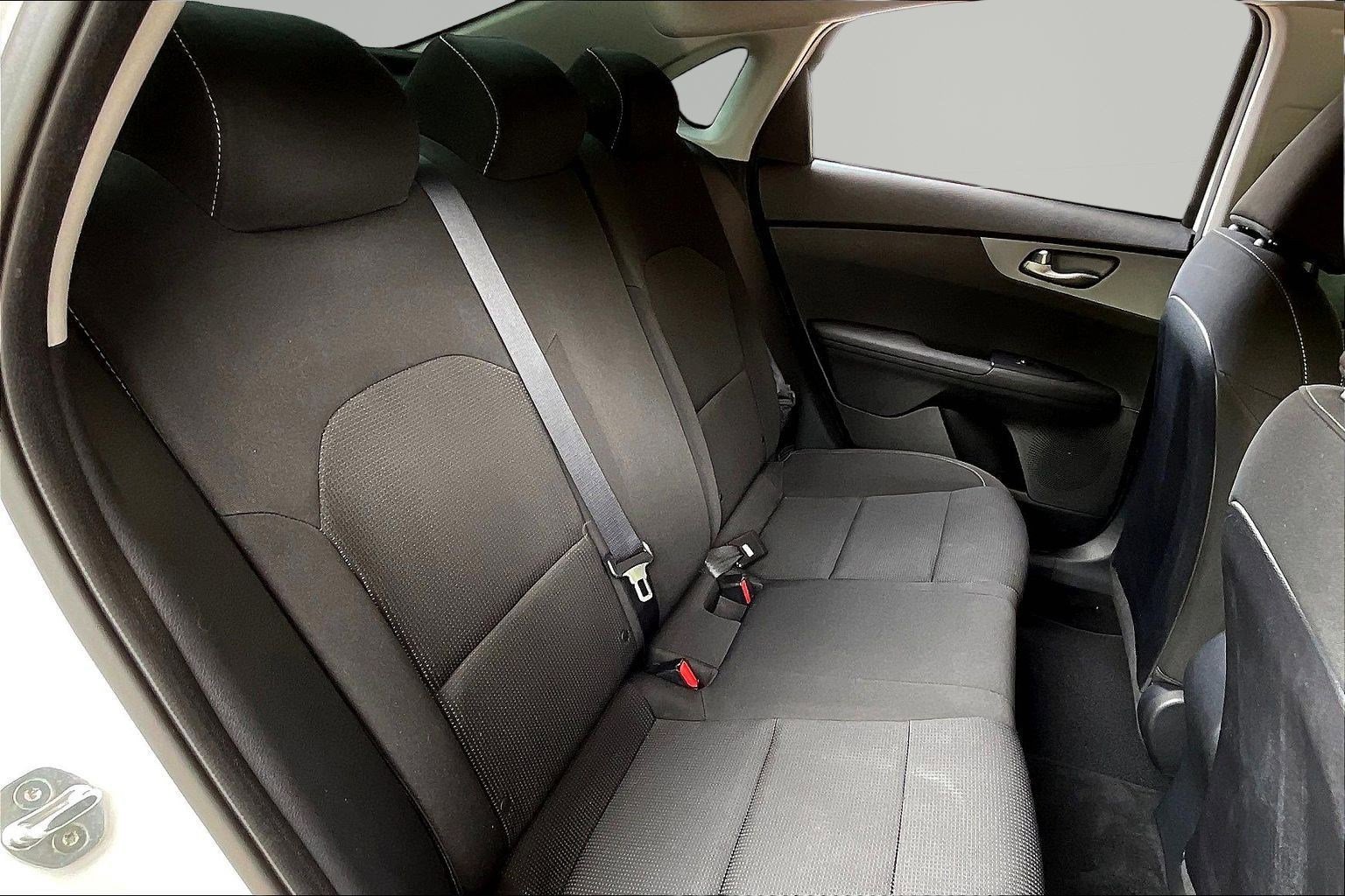 Used 2020 Kia Forte LXS FWD image 23