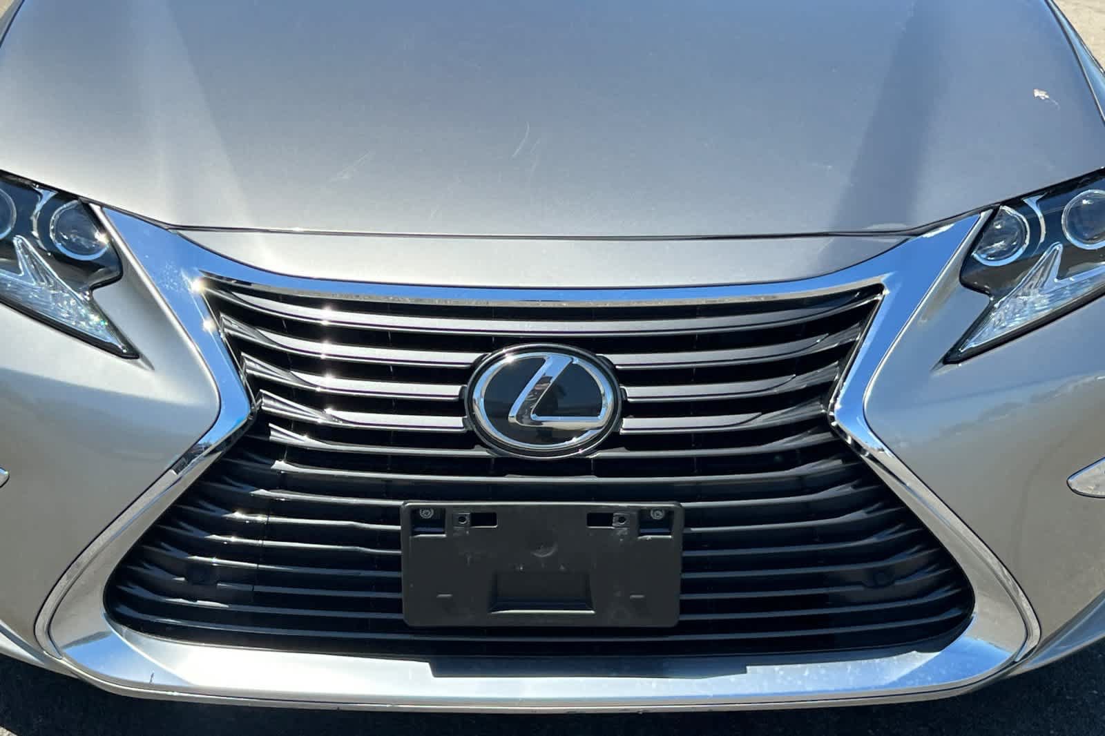 Used 2018 Lexus ES 350 w/ Luxury Package w/Wood Trim FWD image 12