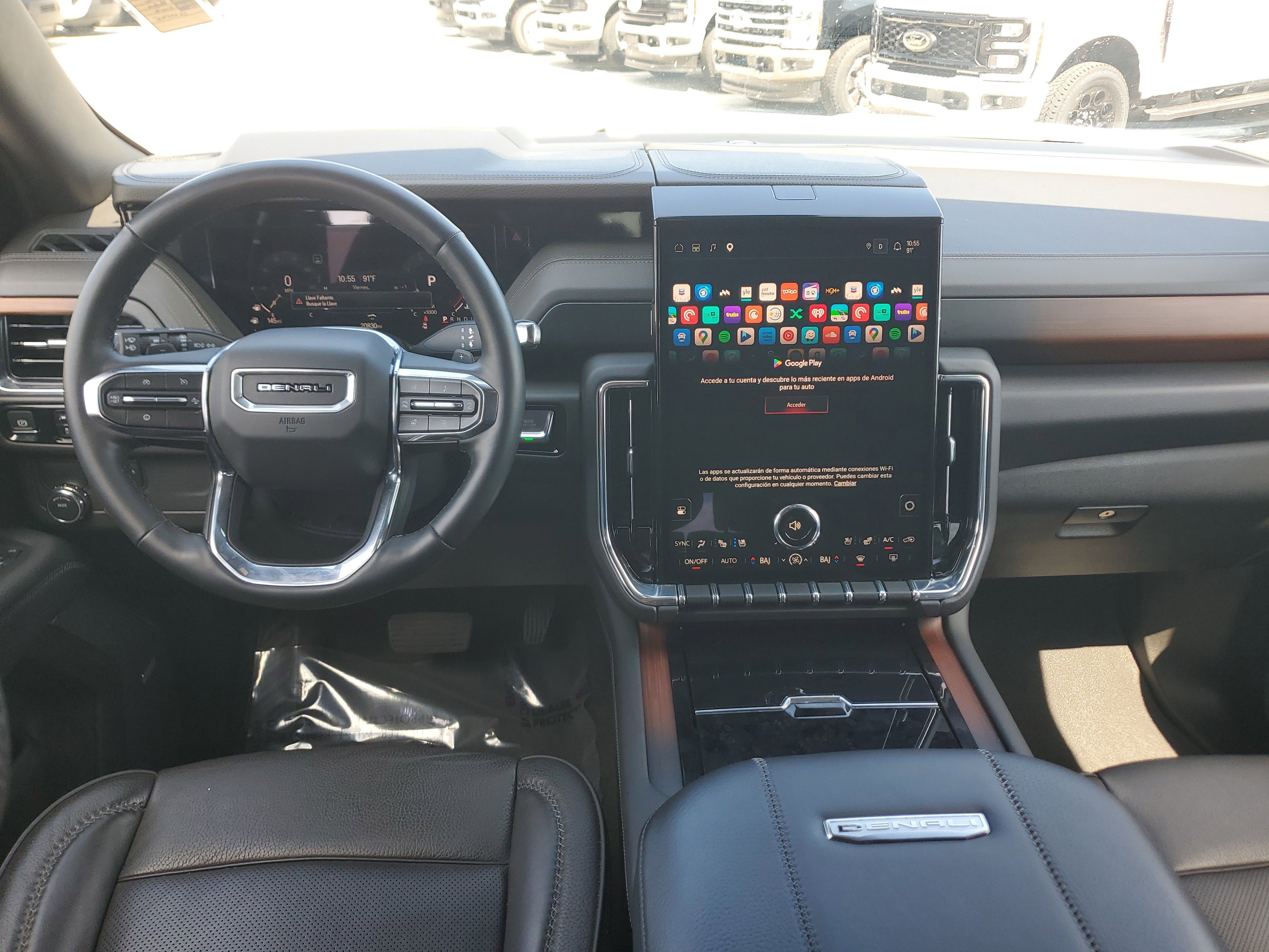 Used 2025 GMC Yukon Denali RWD image 16