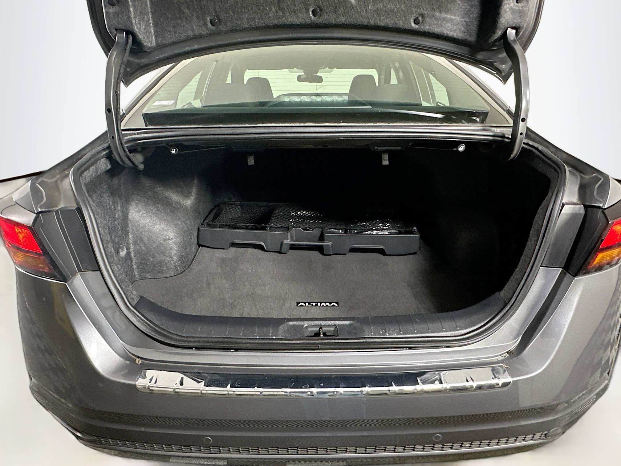 Used 2023 Nissan Altima 2.5 SV FWD image 27