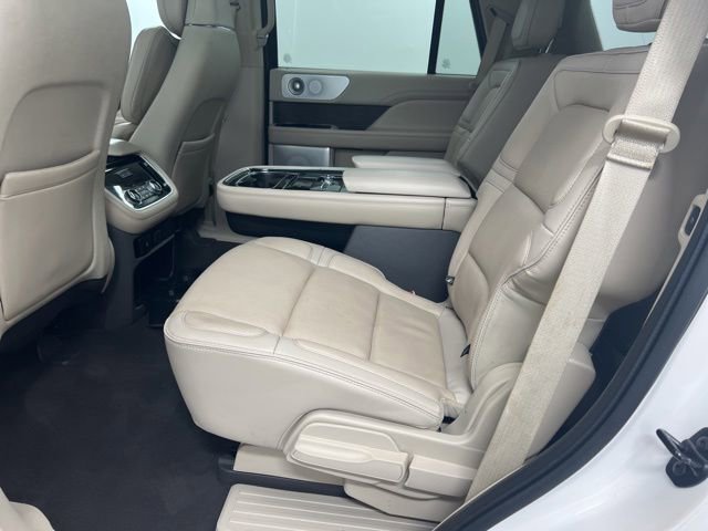 Used 2018 Lincoln Navigator Reserve w/ Technology Package AWD/4WD image 12