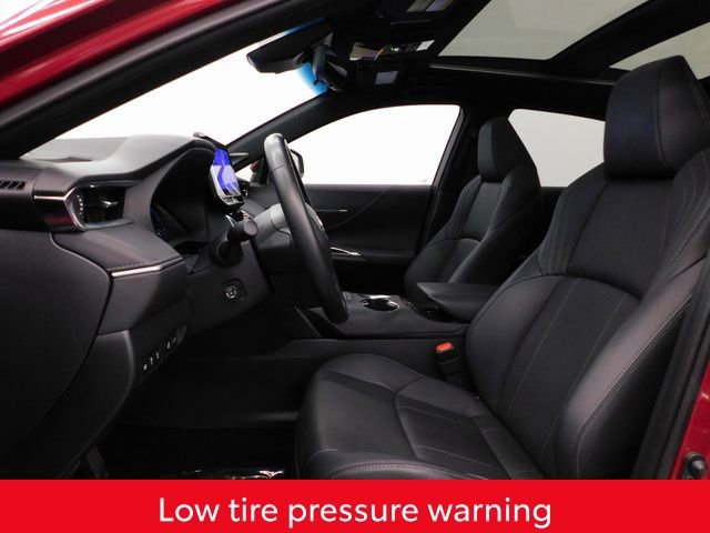 Used 2024 Toyota Venza Limited image 23