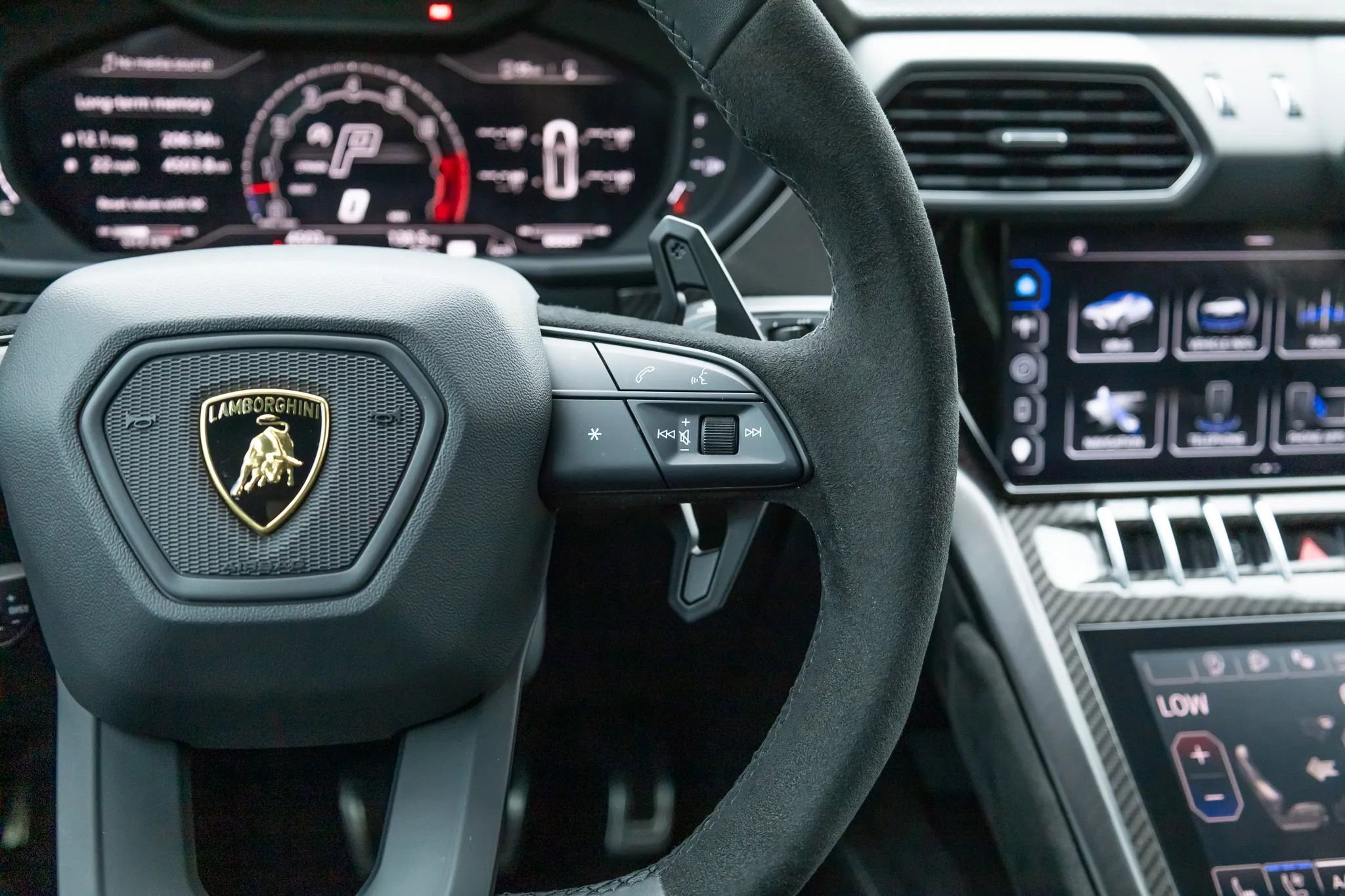 Used 2024 Lamborghini Urus Performante AWD/4WD image 57