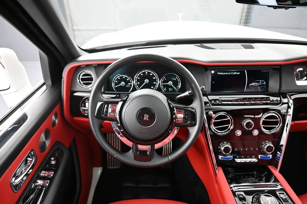Certified 2019 Rolls-Royce Cullinan AWD/4WD image 18