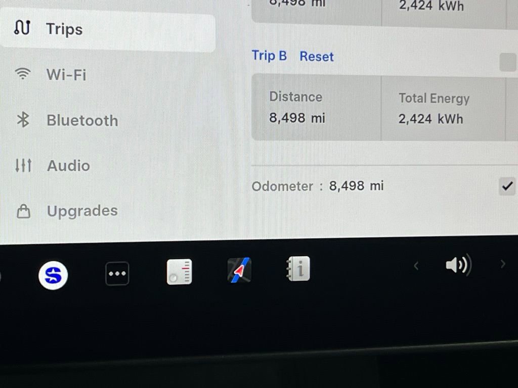 Used 2025 Tesla Model Y Long Range image 18