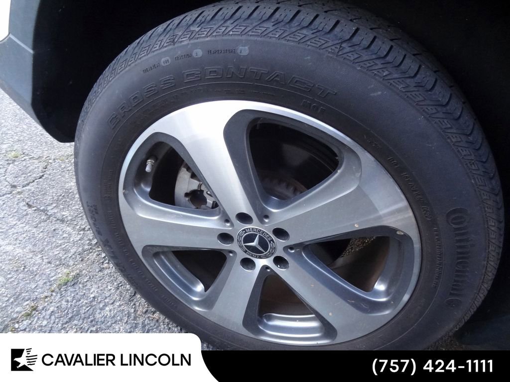 Used 2019 Mercedes-Benz GLC 300 4MATIC image 2