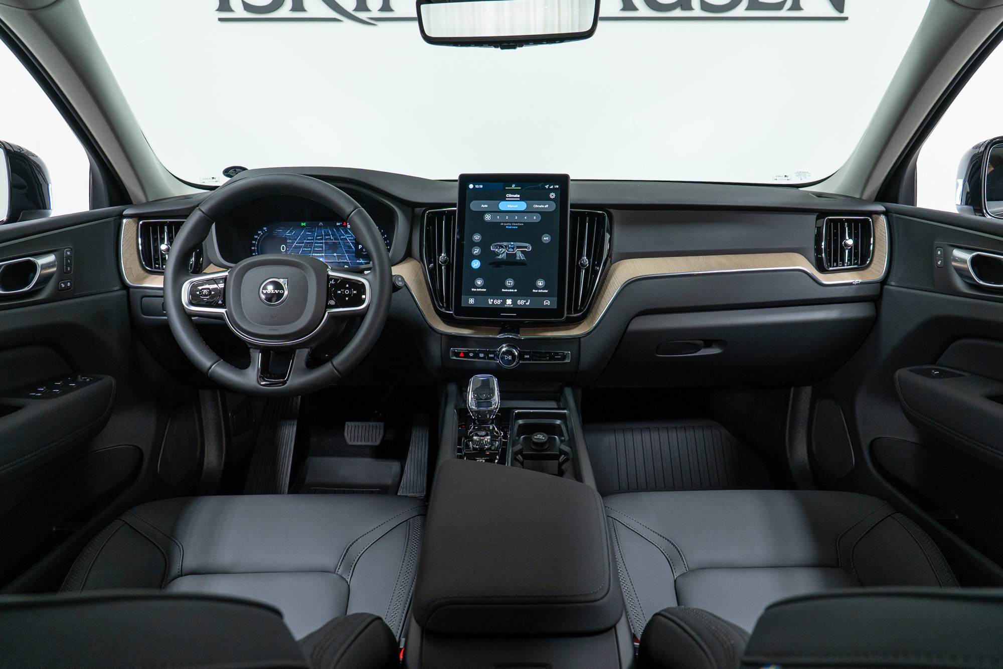 New 2026 Volvo XC60 B5 Core w/ Climate Package AWD/4WD image 15