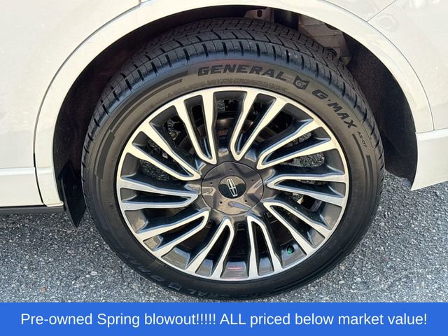 Used 2022 Lincoln Corsair AWD w/ Premium Package image 14