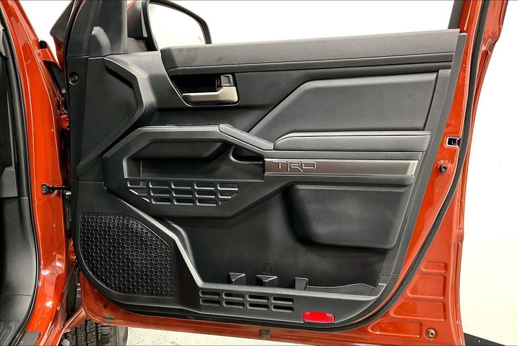 Used 2025 Toyota Tacoma TRD Sport AWD/4WD image 22