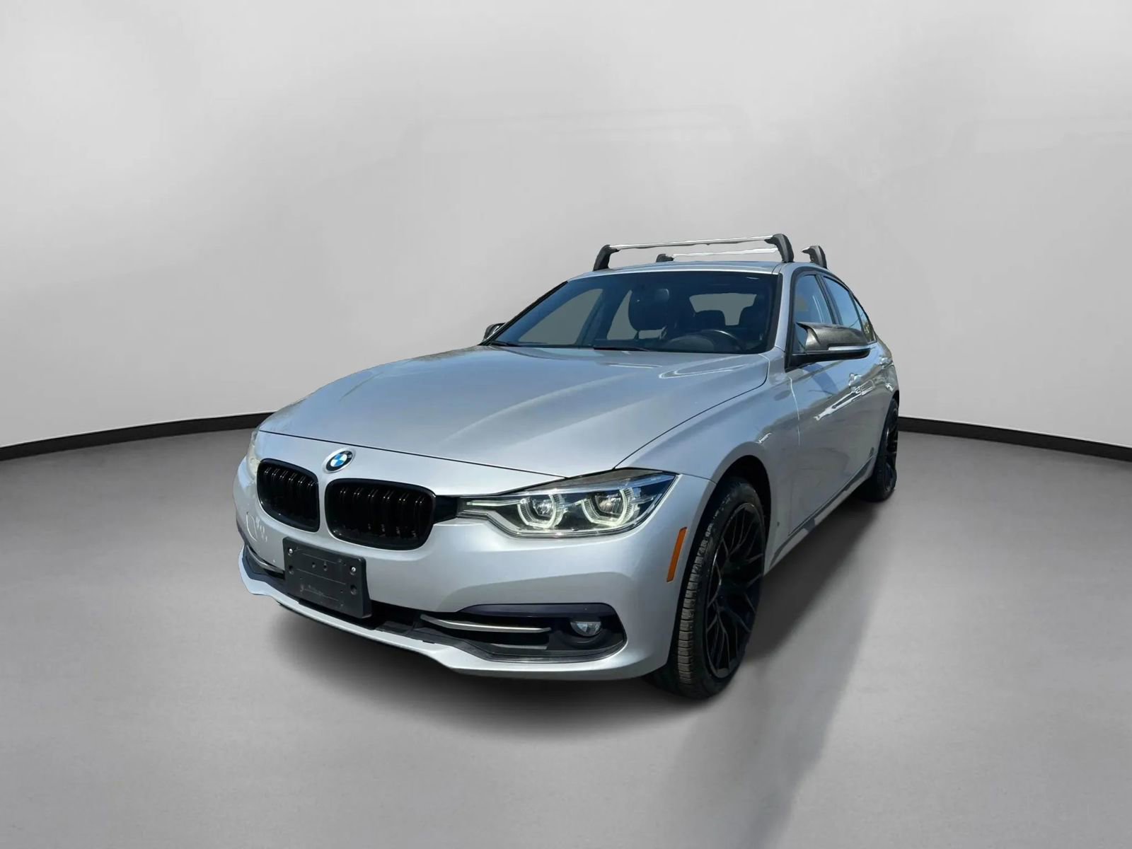 Used 2018 BMW 330i xDrive Sedan AWD/4WD image 5