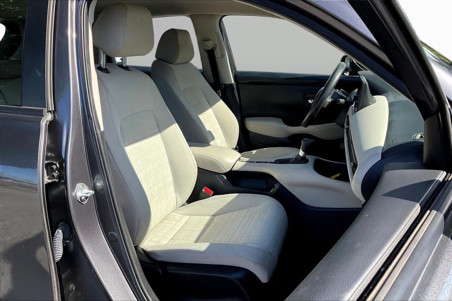 Used 2023 Honda HR-V LX image 9