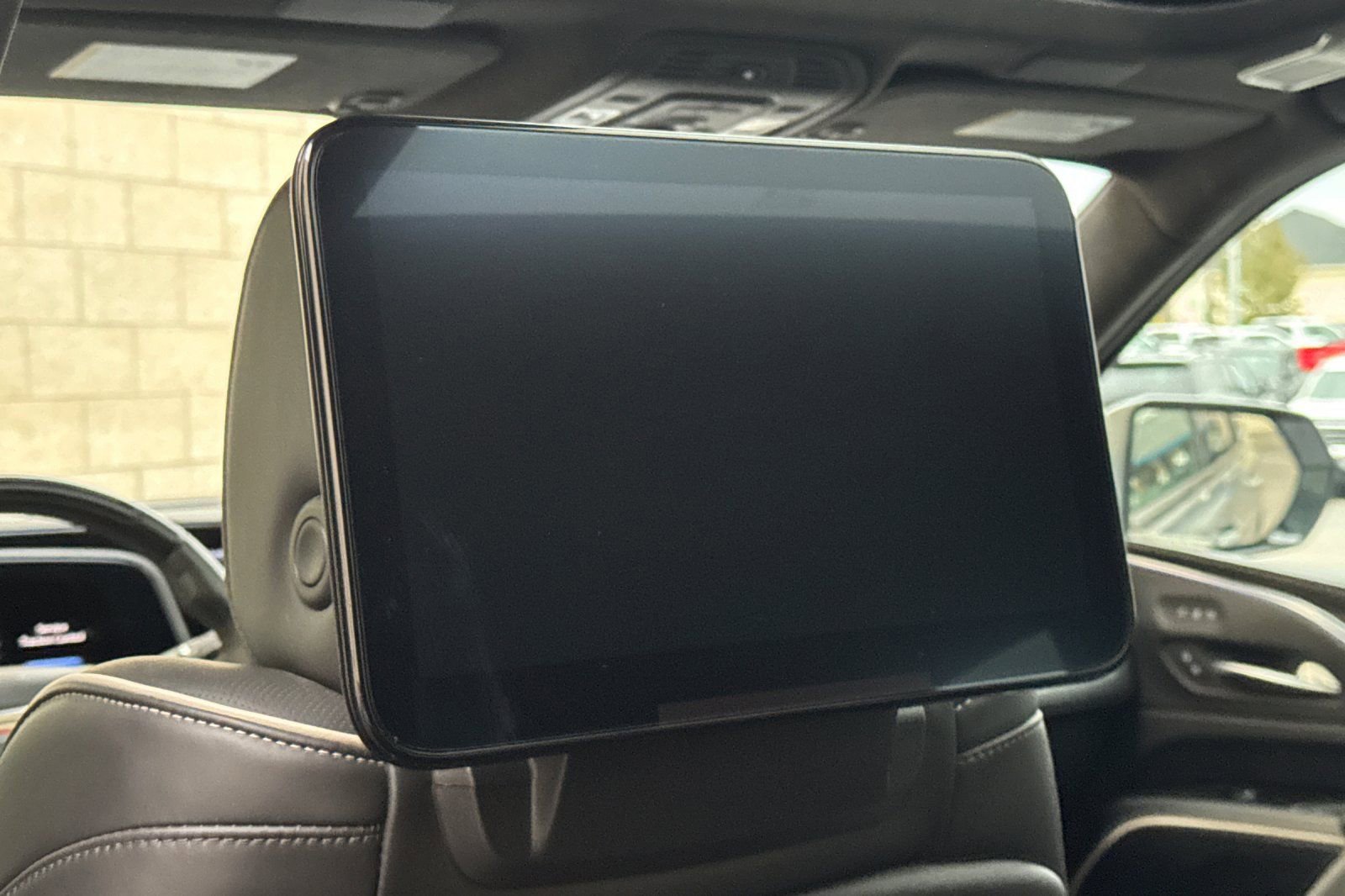 Certified 2021 Cadillac Escalade Sport Platinum w/ Heavy-Duty Trailer Package image 18