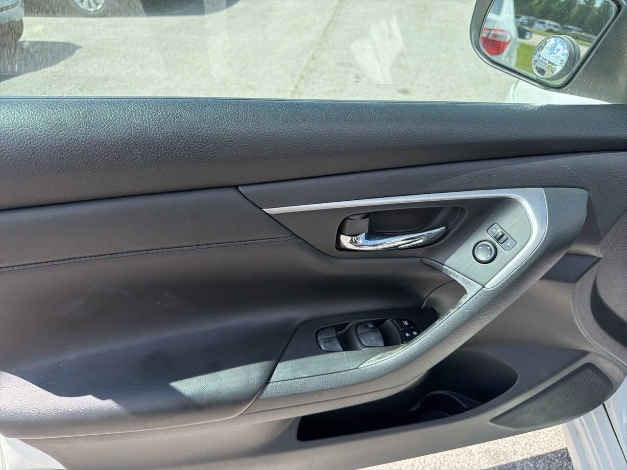 Used 2015 Nissan Altima 2.5 S w/ Power Driver Seat Package FWD image 12