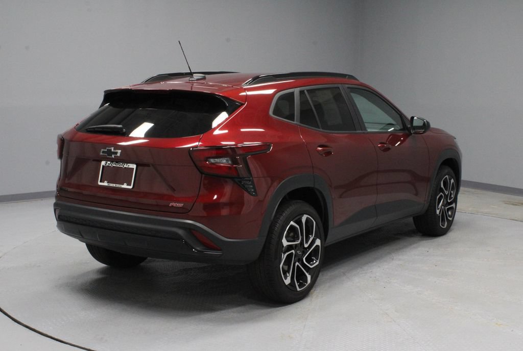 Used 2025 Chevrolet Trax RS w/ Driver Confidence Package FWD image 10