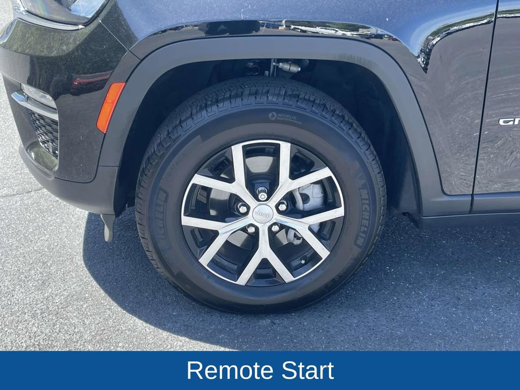Certified 2025 Jeep Grand Cherokee Limited w/ Luxury Tech Group II image 12