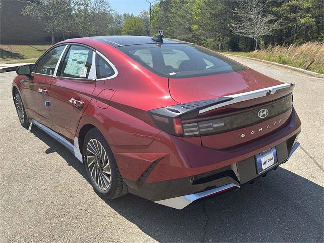 New 2025 Hyundai Sonata Limited image 3