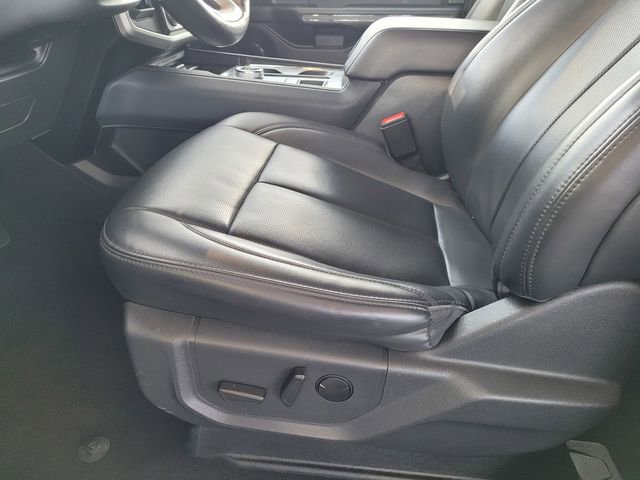 Used 2024 Ford Expedition Max XLT image 16