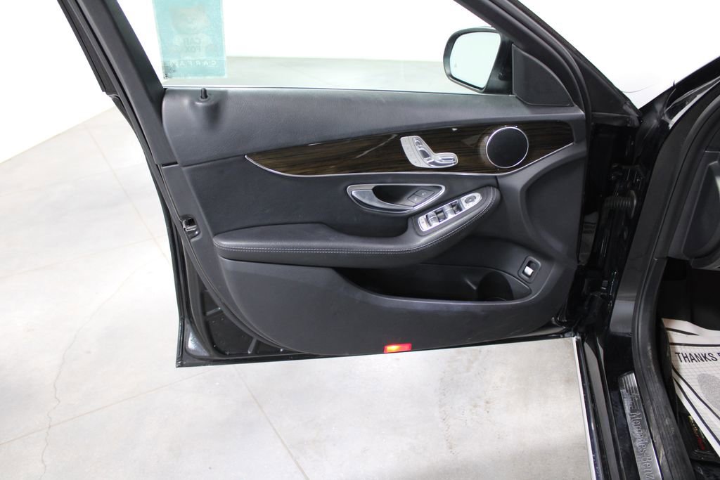 Used 2019 Mercedes-Benz C 300 Sedan image 21