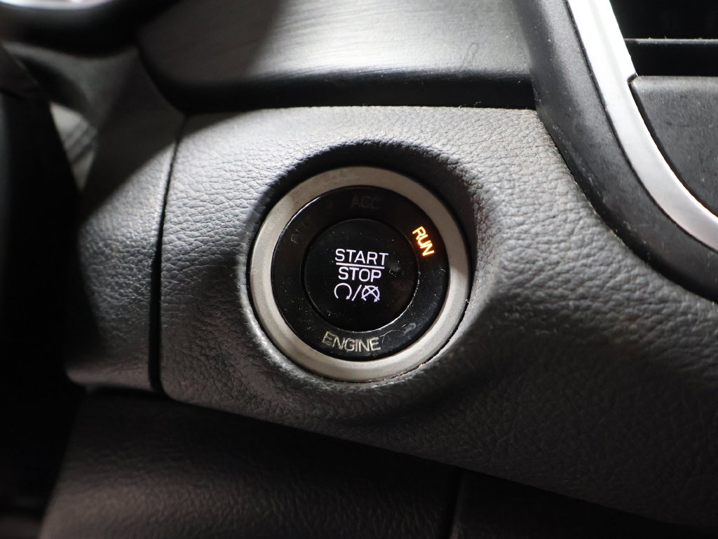 Used 2015 Chrysler 200 Limited w/ Convenience Group FWD image 26