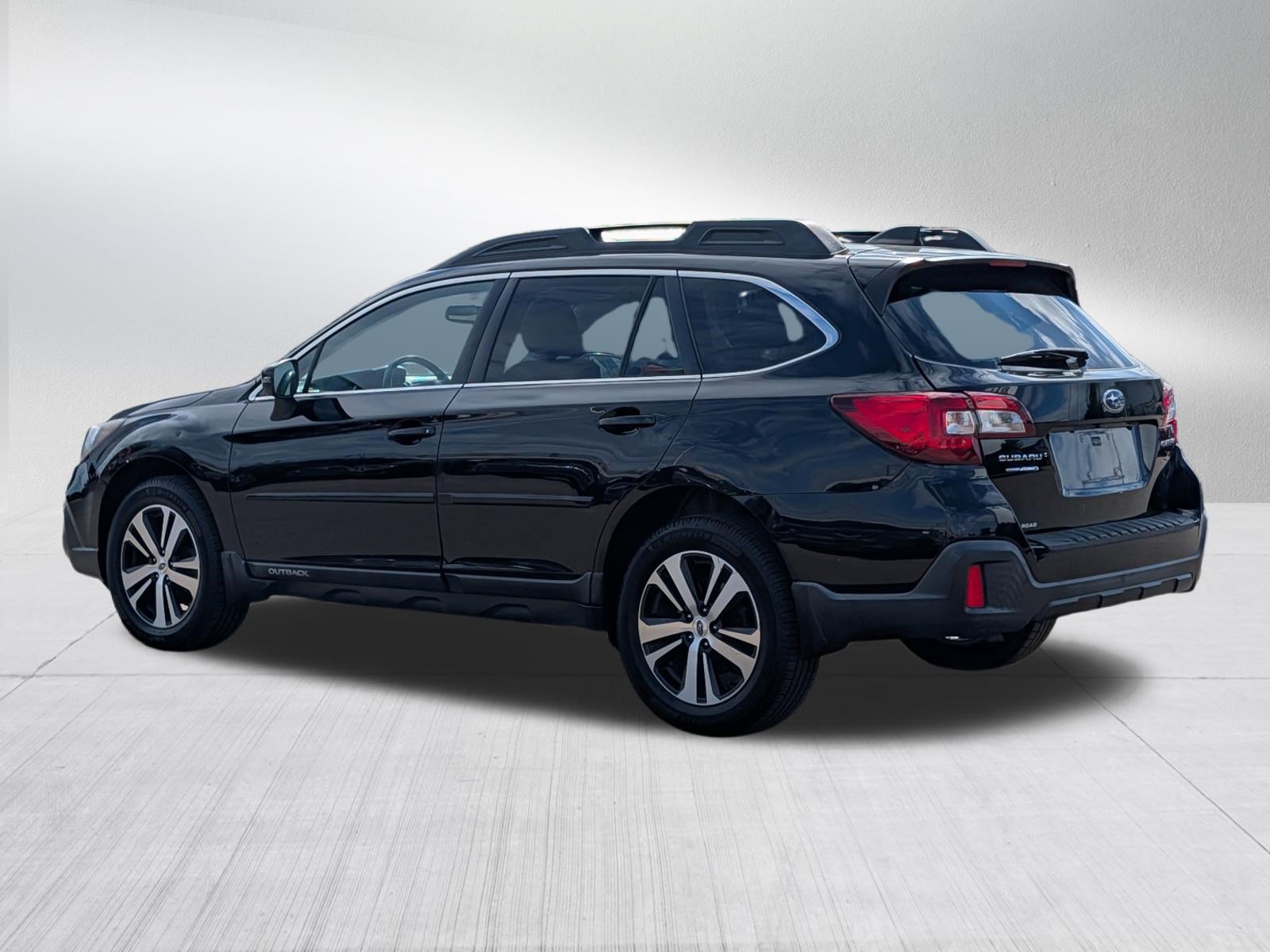 Used 2018 Subaru Outback 2.5i Limited AWD/4WD image 5