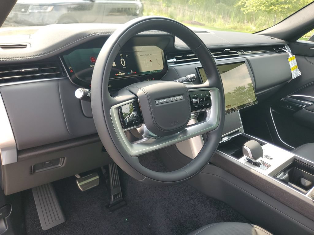 New 2026 Land Rover Range Rover Long Wheelbase SE AWD/4WD image 13