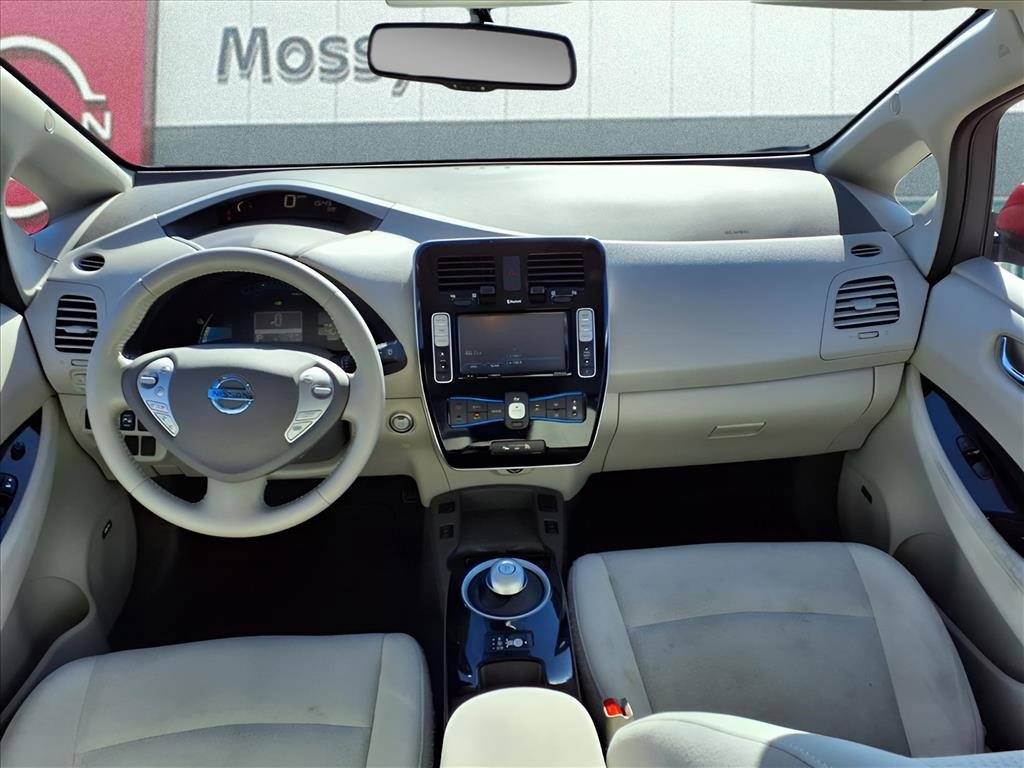 Used 2014 Nissan Leaf SV w/ LED & Quick Charge Package image 15