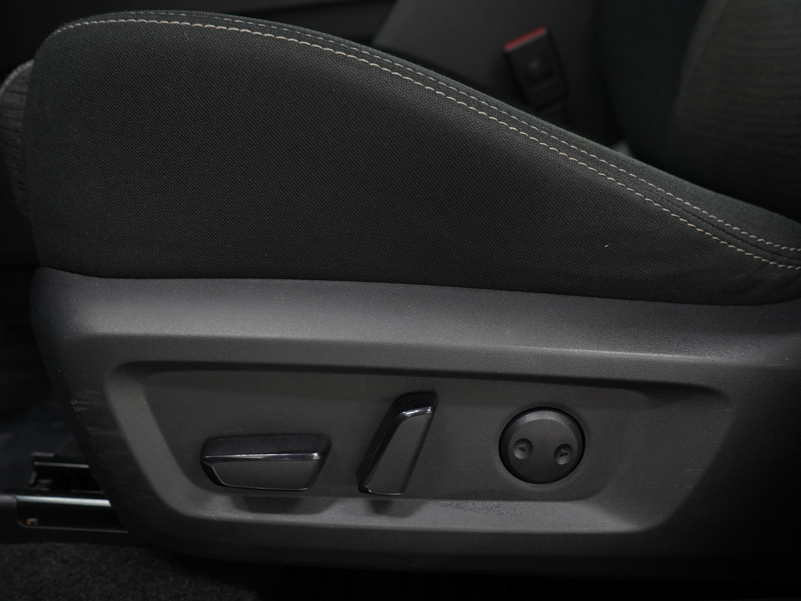 Used 2022 Nissan Rogue SV image 23