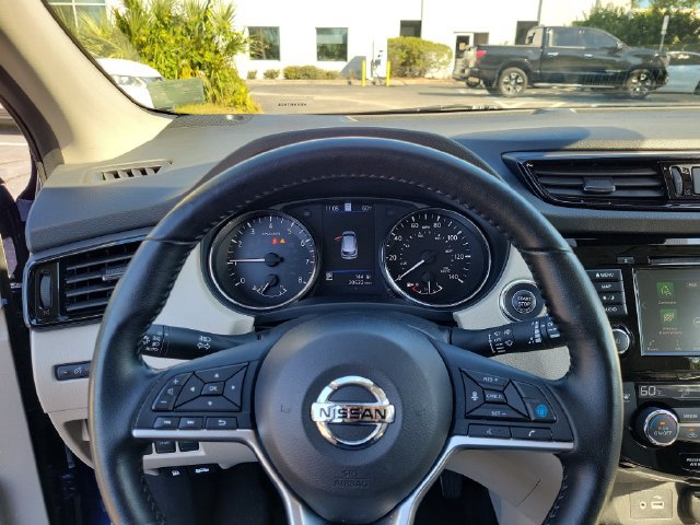 Used 2022 Nissan Rogue Sport SL FWD image 24
