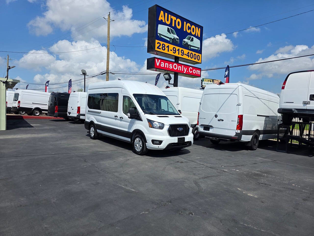 Used 2025 Ford Transit 350 XLT RWD image 31