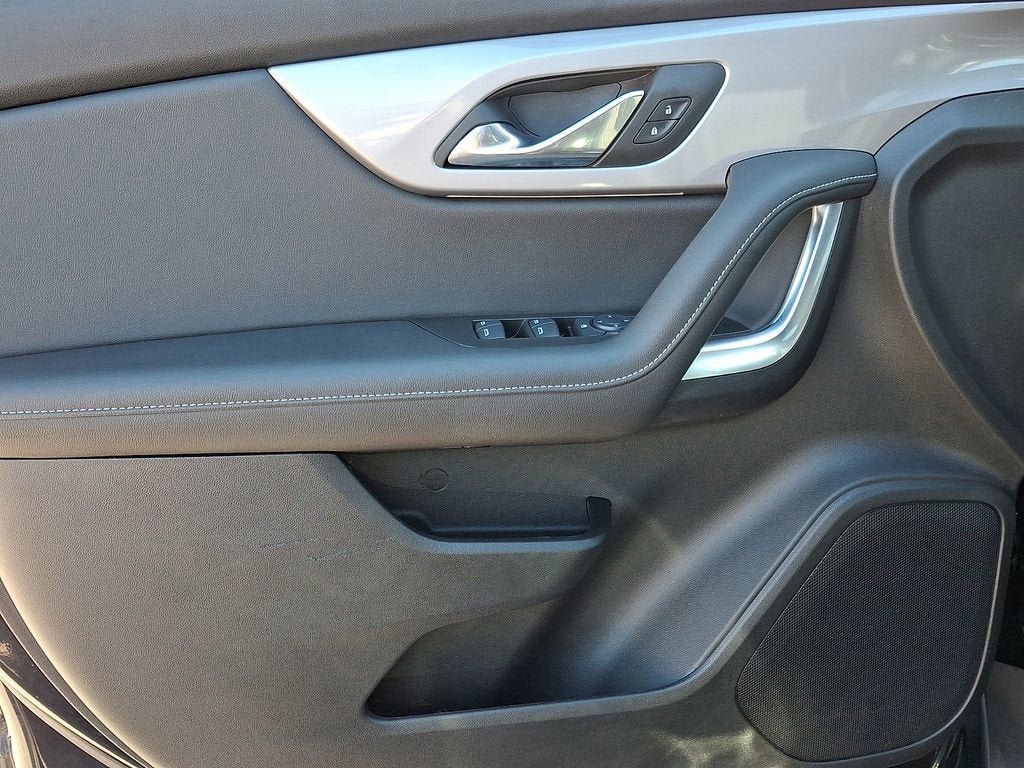 Certified 2025 Chevrolet Blazer LT FWD image 11