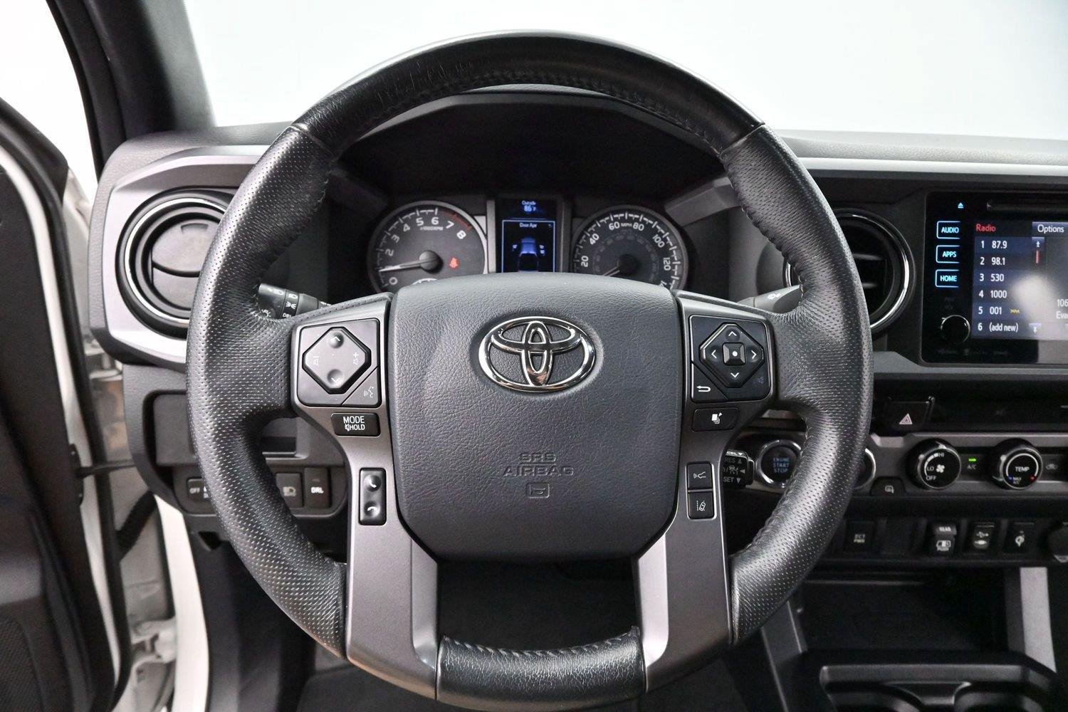 Used 2018 Toyota Tacoma TRD Off-Road AWD/4WD image 14
