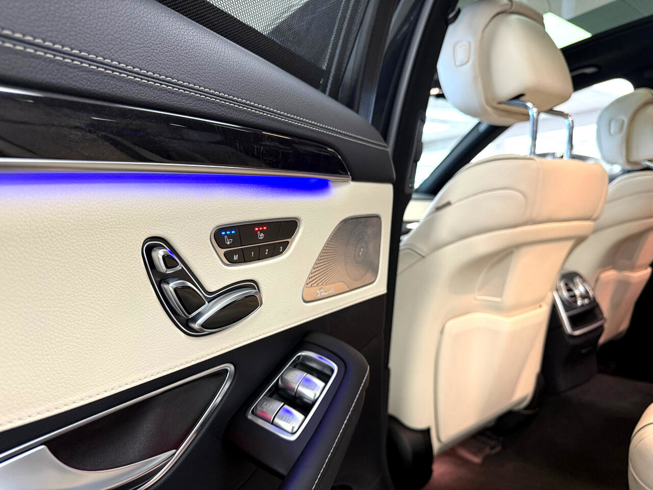 Used 2018 Mercedes-Benz S 560 4MATIC Sedan image 12