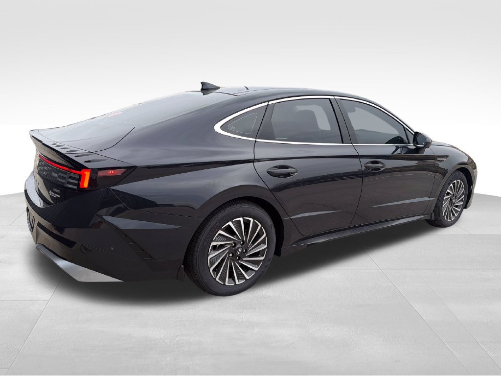 New 2026 Hyundai Sonata Limited FWD image 5