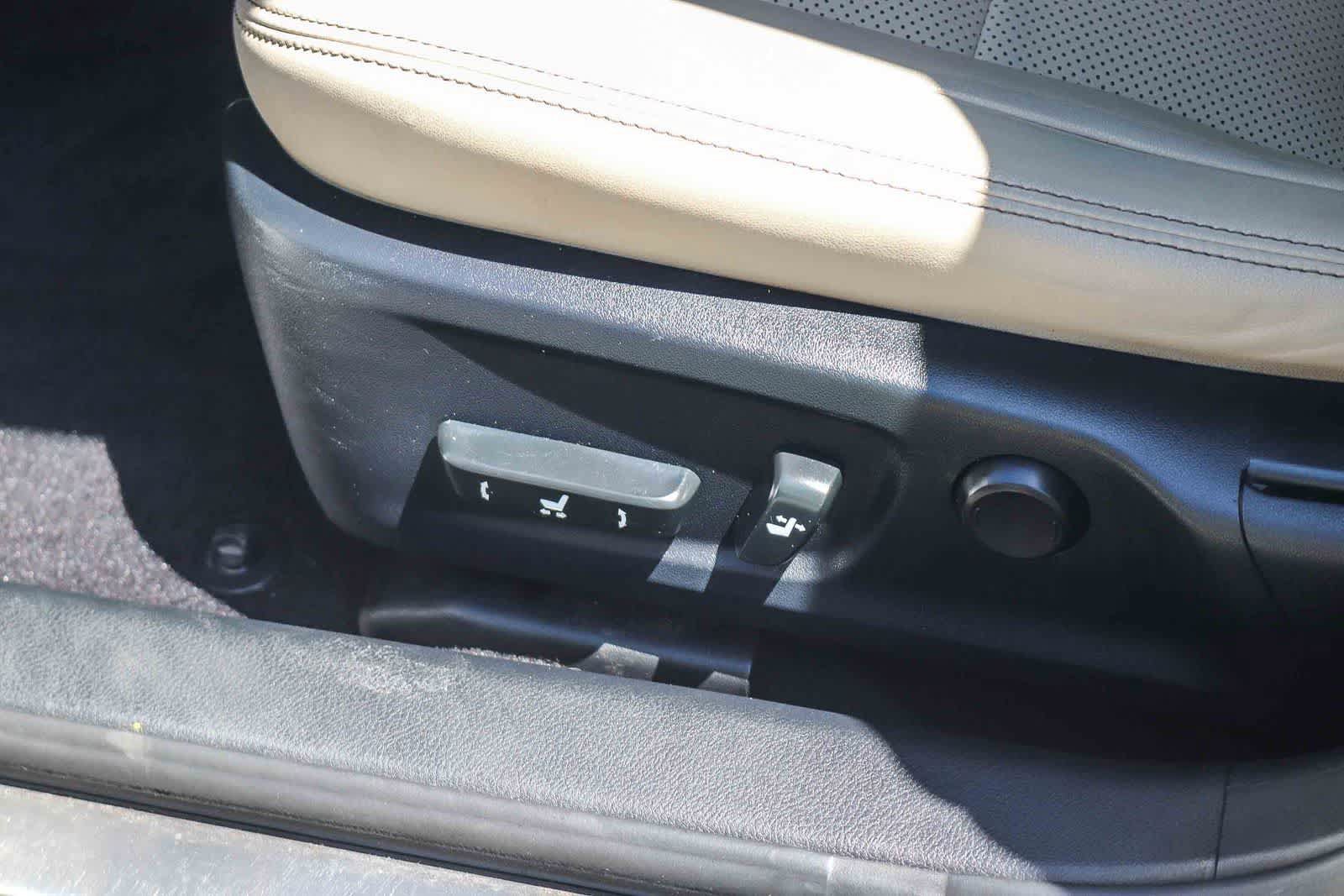 Used 2014 Lexus IS 250 w/ Navigation Package RWD image 18