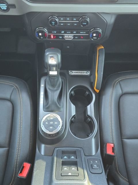 Used 2023 Ford Bronco Badlands w/ Sasquatch Package image 32