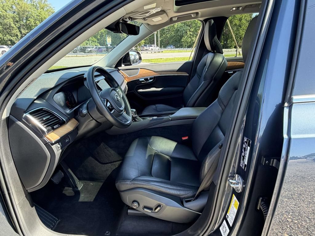 Used 2022 Volvo XC90 T6 Momentum w/ Advanced Package AWD/4WD image 15