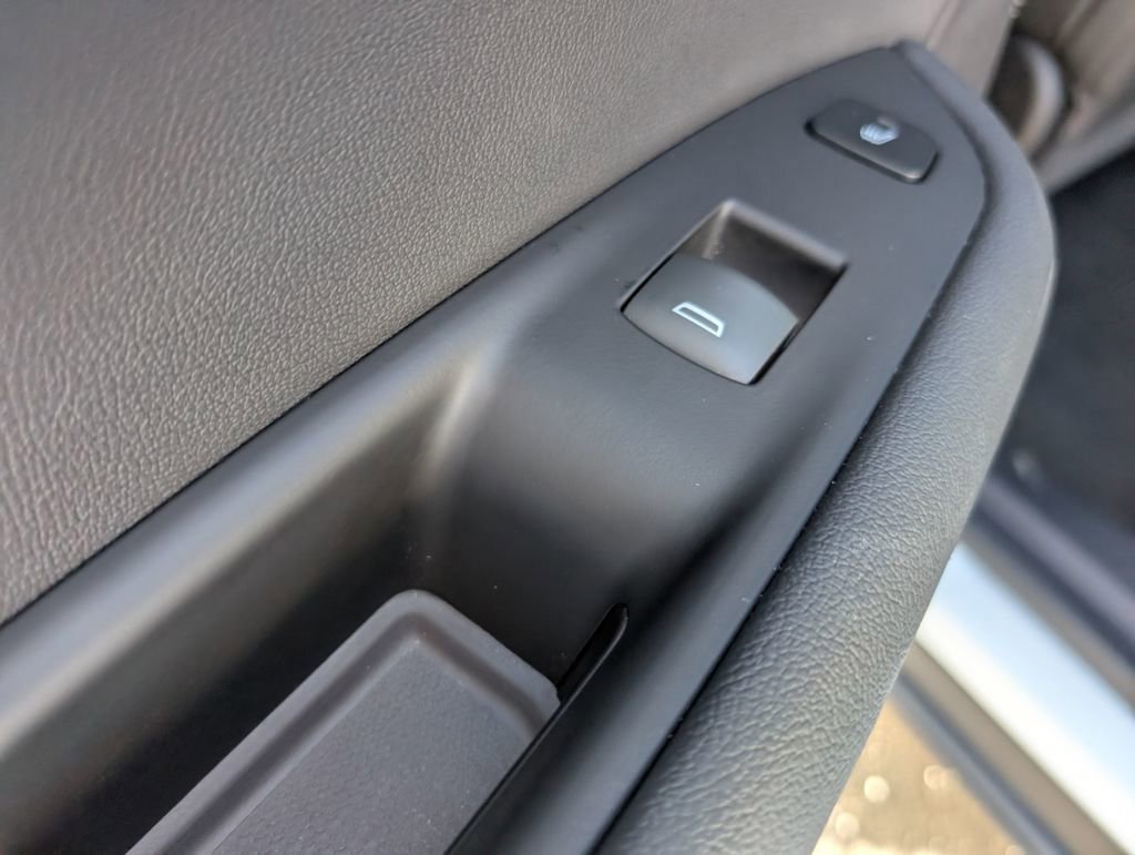 Used 2019 Chevrolet Blazer Premier w/ Sun and Wheels Package image 11