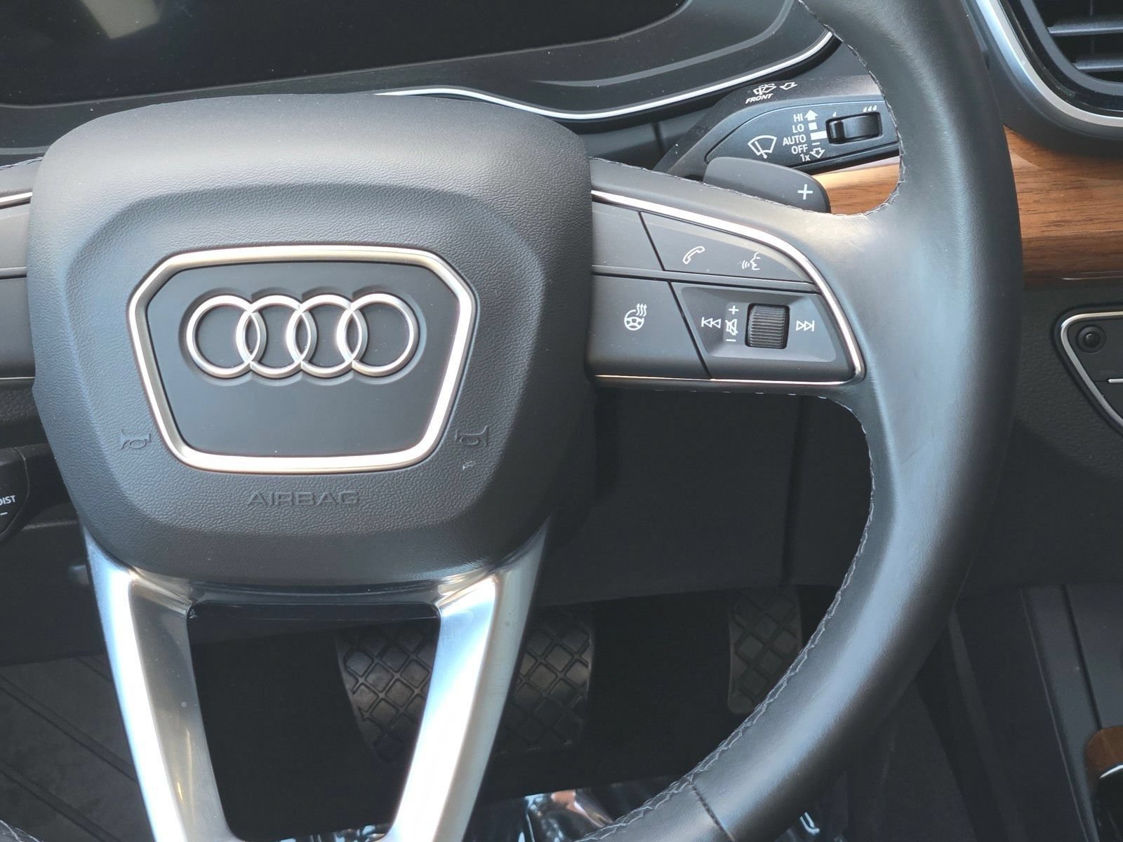 Used 2024 Audi Q5 e Premium w/ Convenience Package AWD/4WD image 17