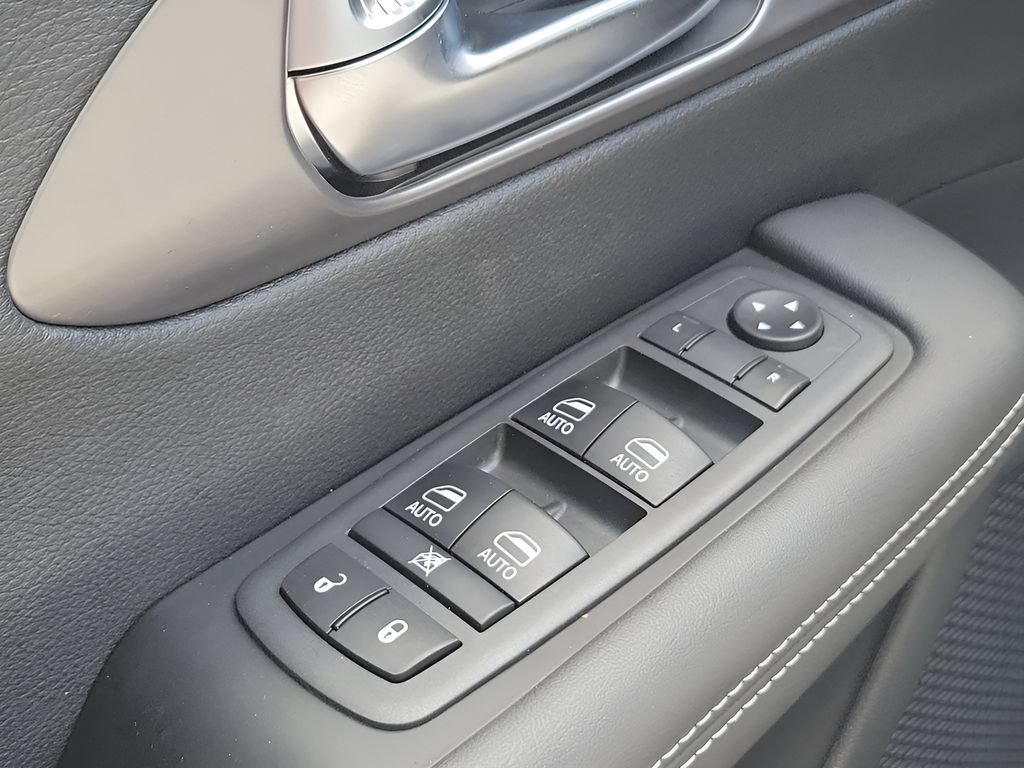 New 2026 Chrysler Voyager LX FWD image 33