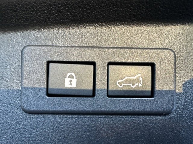 Used 2020 Subaru Outback Premium image 23