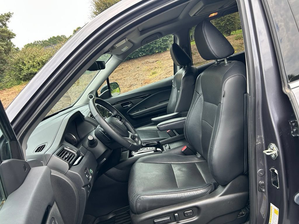 Used 2020 Honda Pilot Elite image 40
