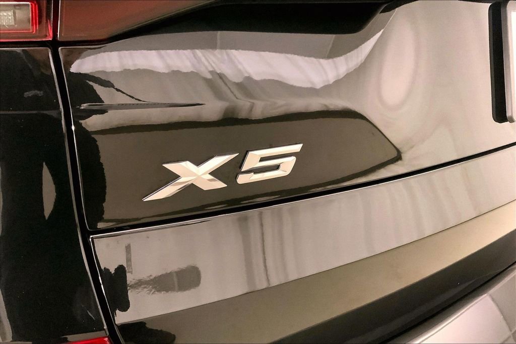 Used 2022 BMW X5 xDrive40i w/ M Sport Package AWD/4WD image 7