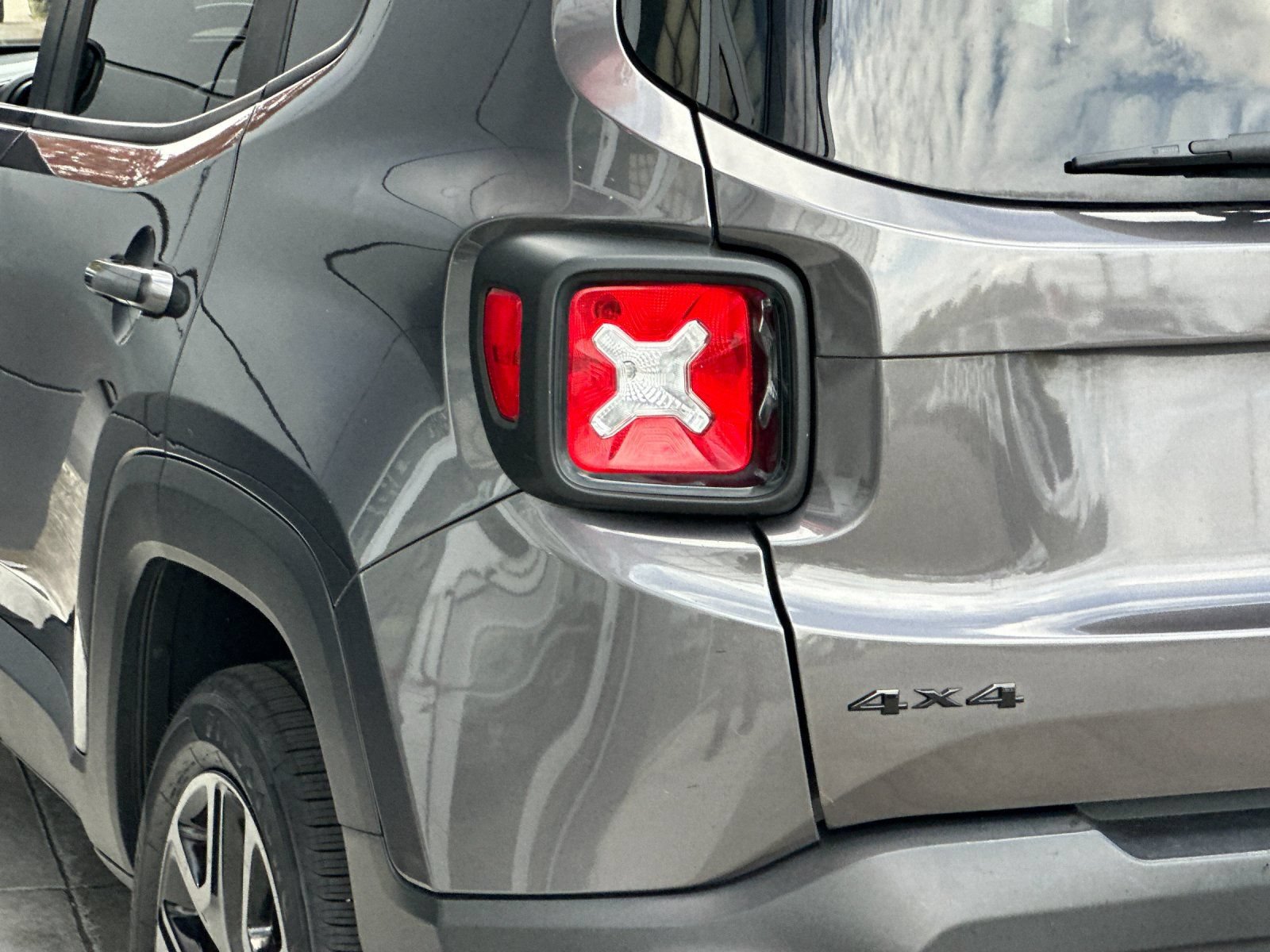 Used 2019 Jeep Renegade Altitude w/ Quick Order Package 2XM AWD/4WD image 24