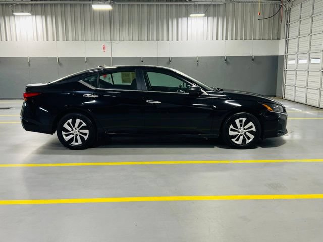 Used 2025 Nissan Altima 2.5 S FWD image 18