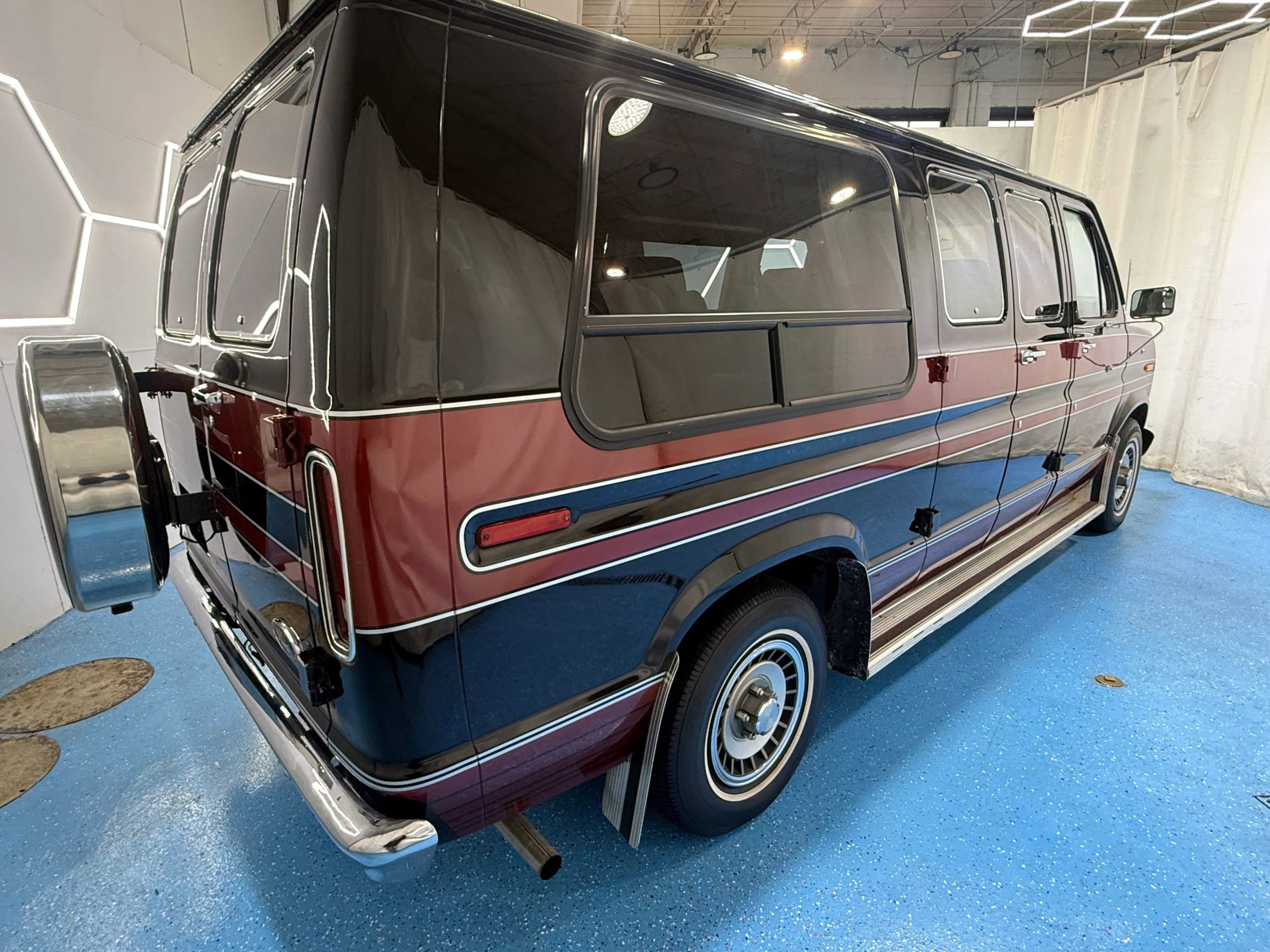 Used 1988 Ford E-150 and Econoline 150 RWD image 6