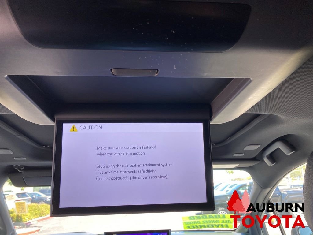 Used 2025 Toyota Sienna Platinum AWD/4WD image 30