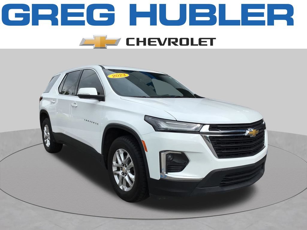 Used 2023 Chevrolet Traverse LS w/ Safety Package FWD image 4