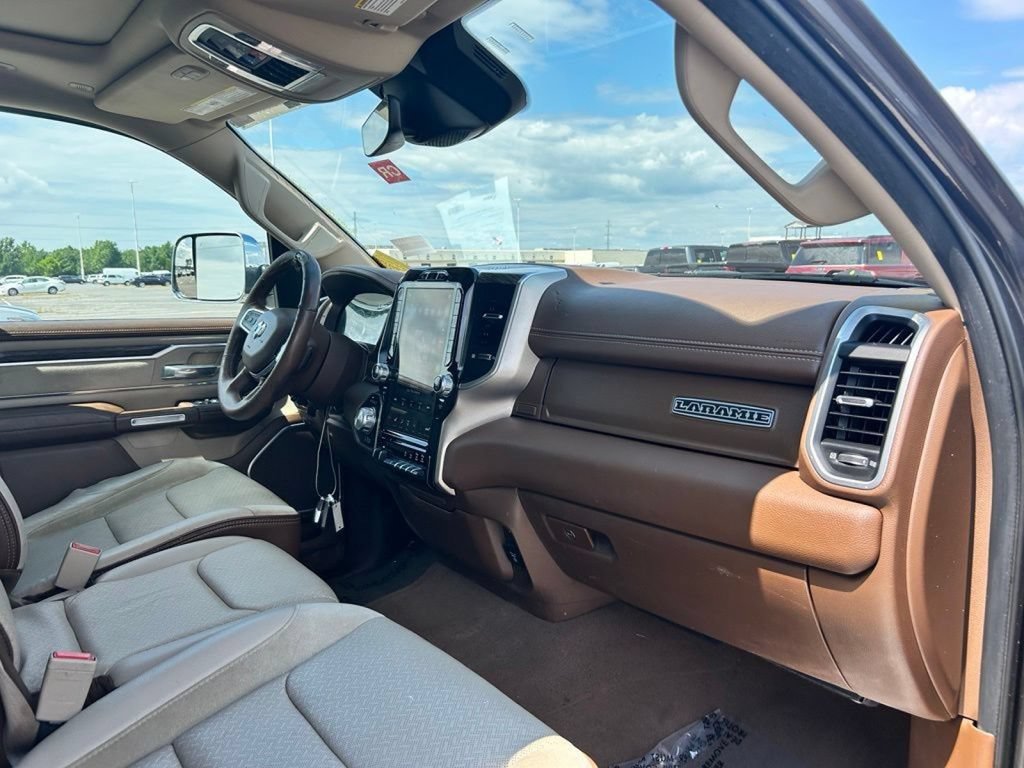 Used 2019 RAM 1500 Laramie AWD/4WD image 9